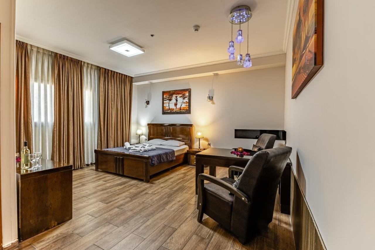 Hotel House Rishon LeZion Exteriör bild